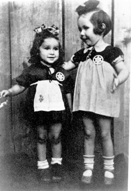 Shoshana (Berk) Sarid (left) and Henia (Wisgardisky) Lewin in Kovno ghetto in 1943